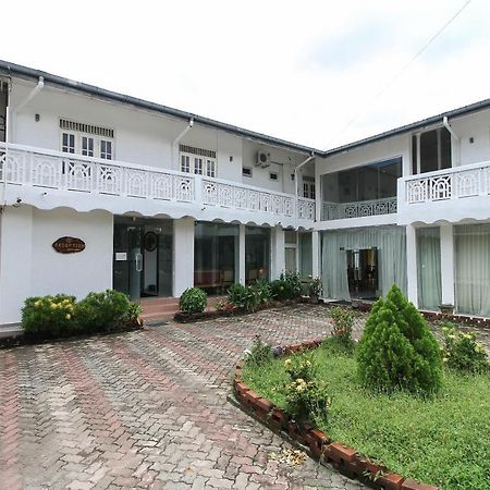 Hotel Empryean Катунаяка Екстер'єр фото