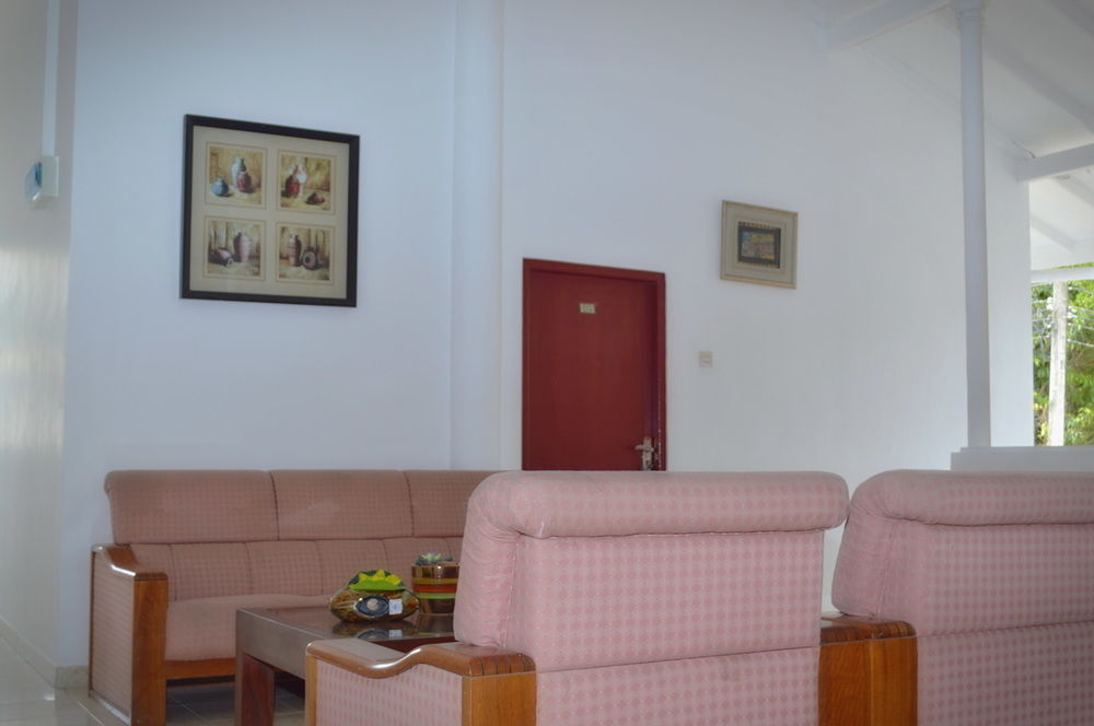Hotel Empryean Катунаяка Екстер'єр фото