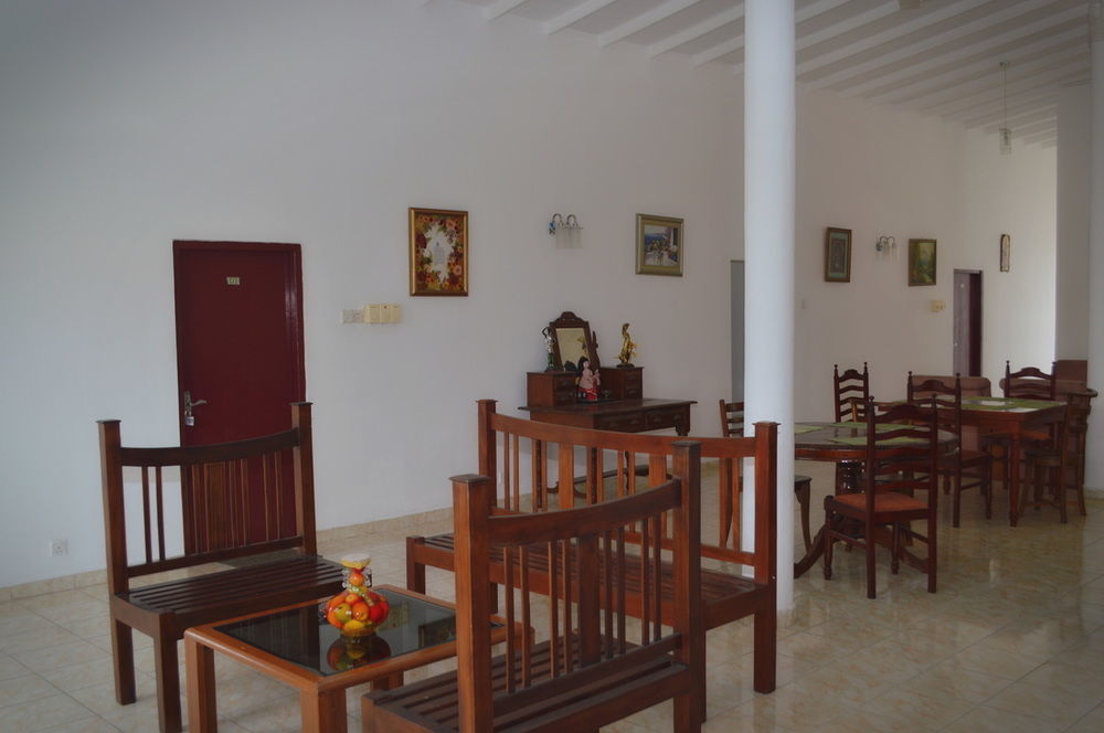 Hotel Empryean Катунаяка Екстер'єр фото
