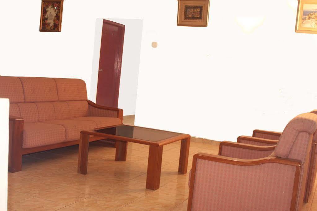 Hotel Empryean Катунаяка Екстер'єр фото