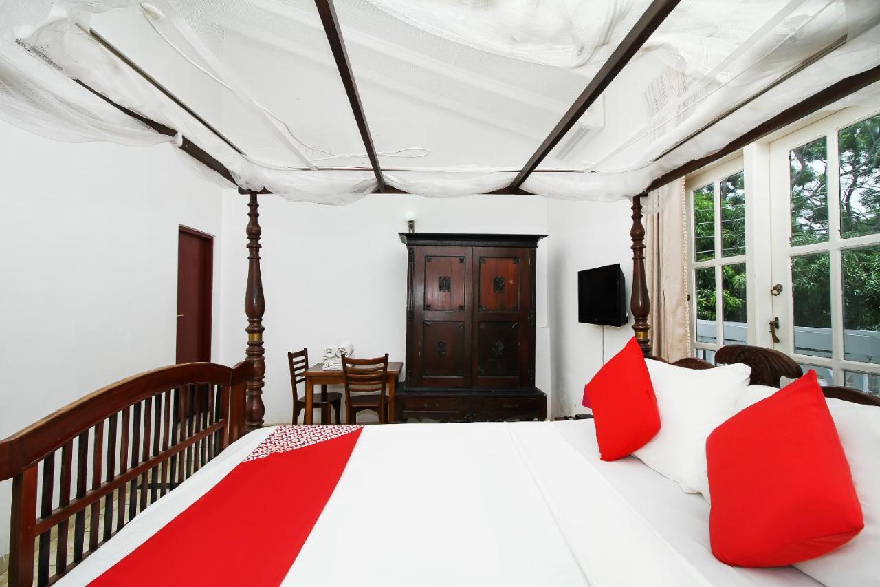 Hotel Empryean Катунаяка Екстер'єр фото