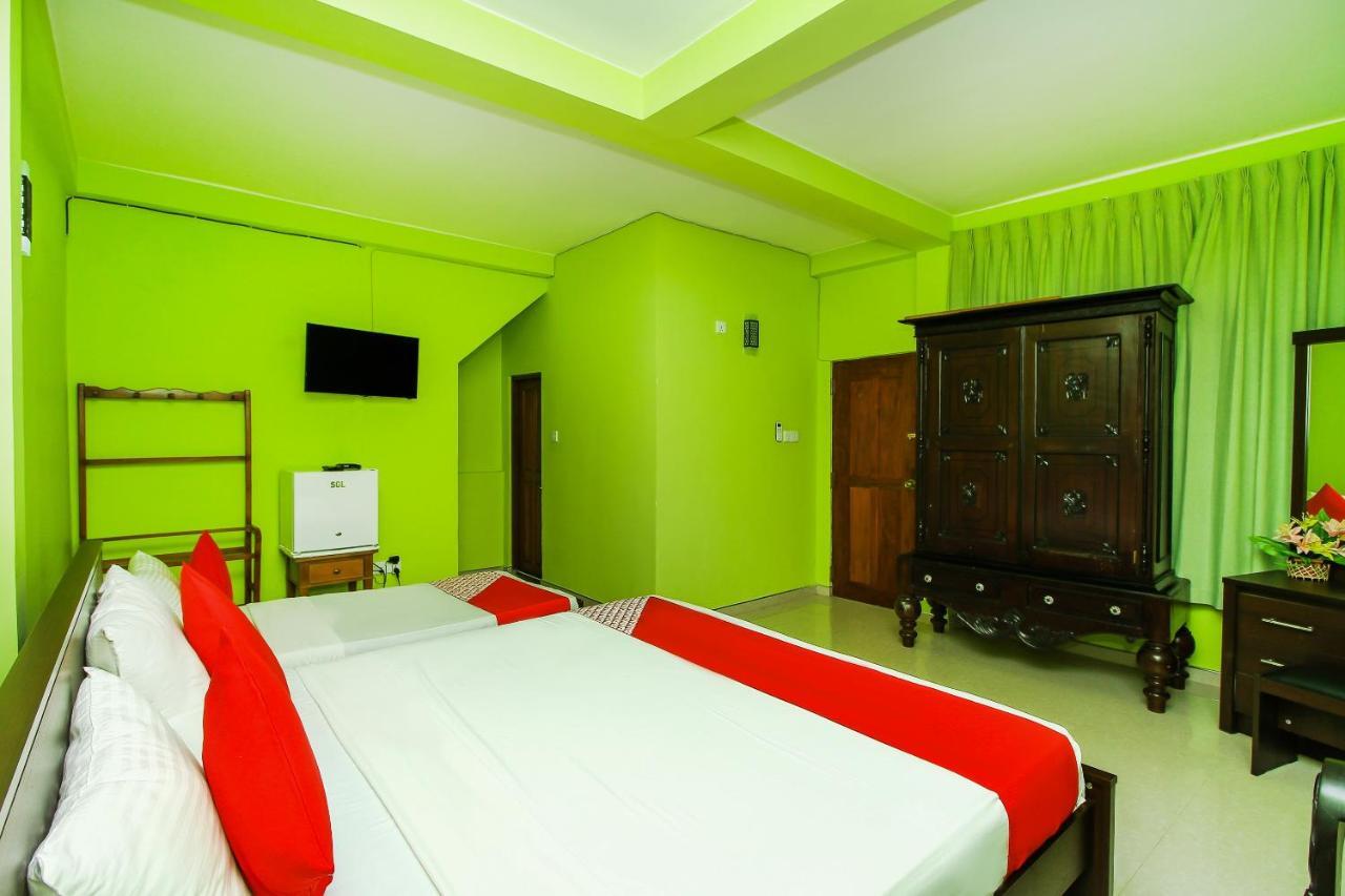 Hotel Empryean Катунаяка Екстер'єр фото
